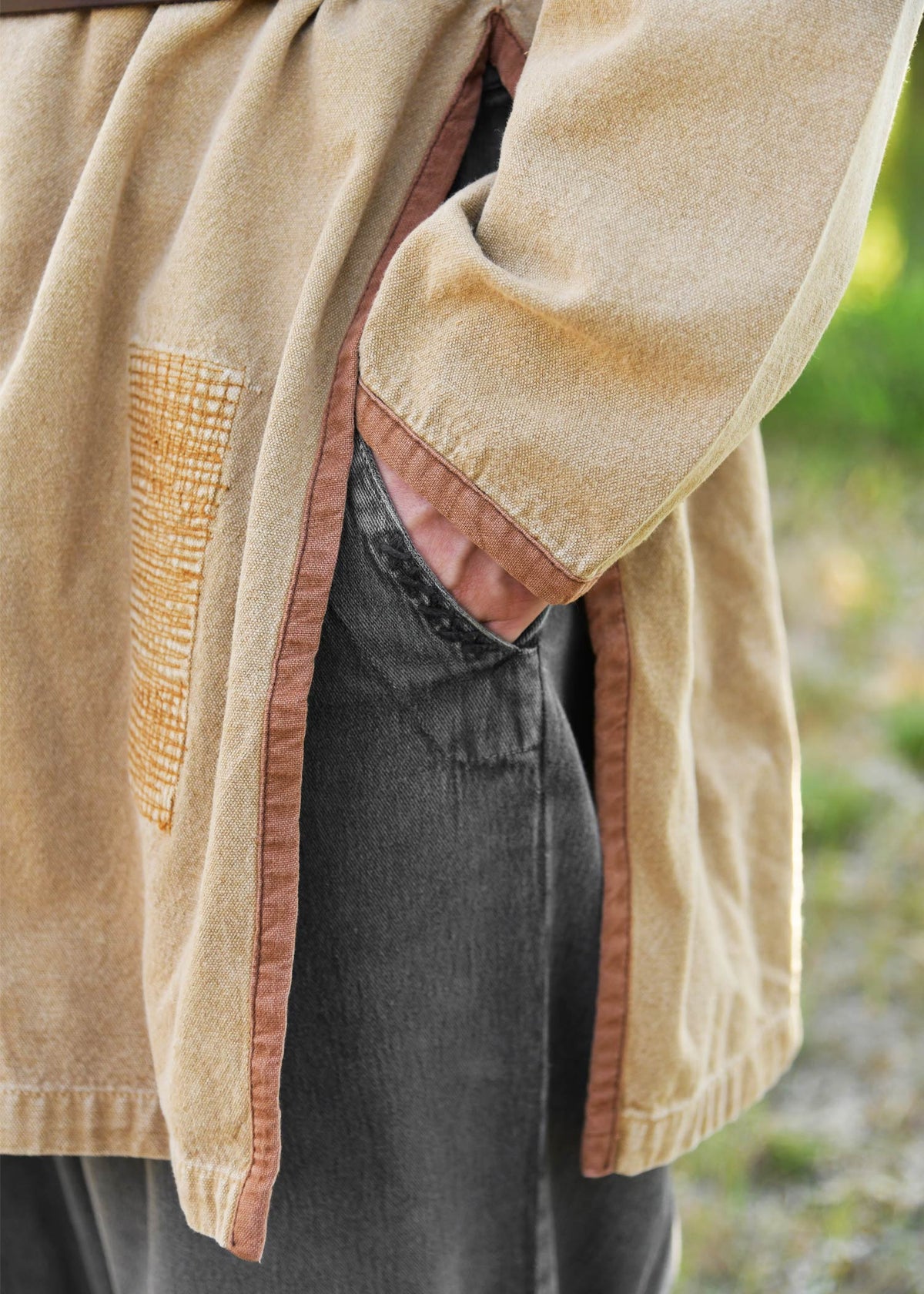 Túnica medieval beige-marrón desgastada modelo Sigval
