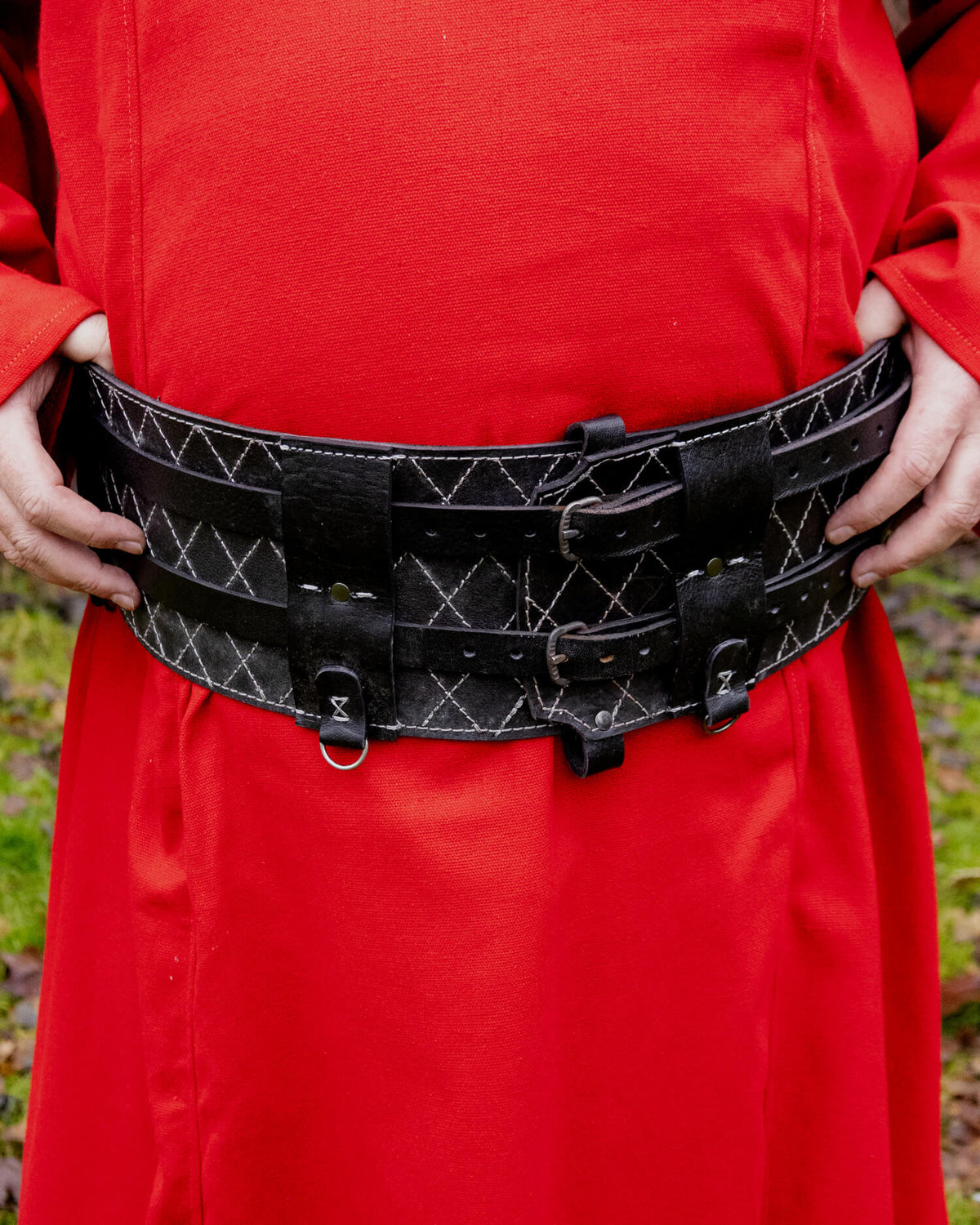 Cinturón medieval doble en cuero modelo Darius, color negro