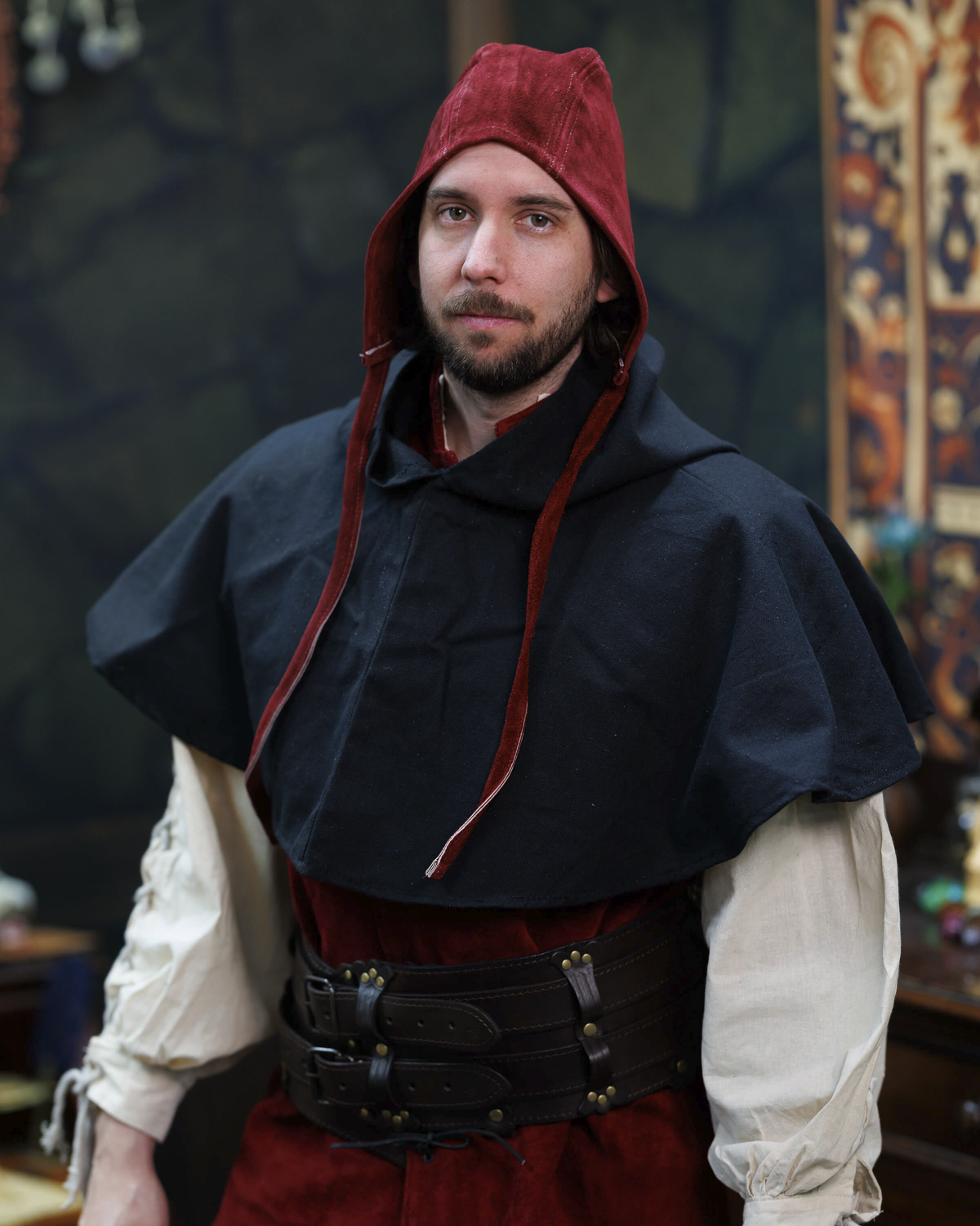 Crespina medieval en piel modelo Martinus, color burdeos