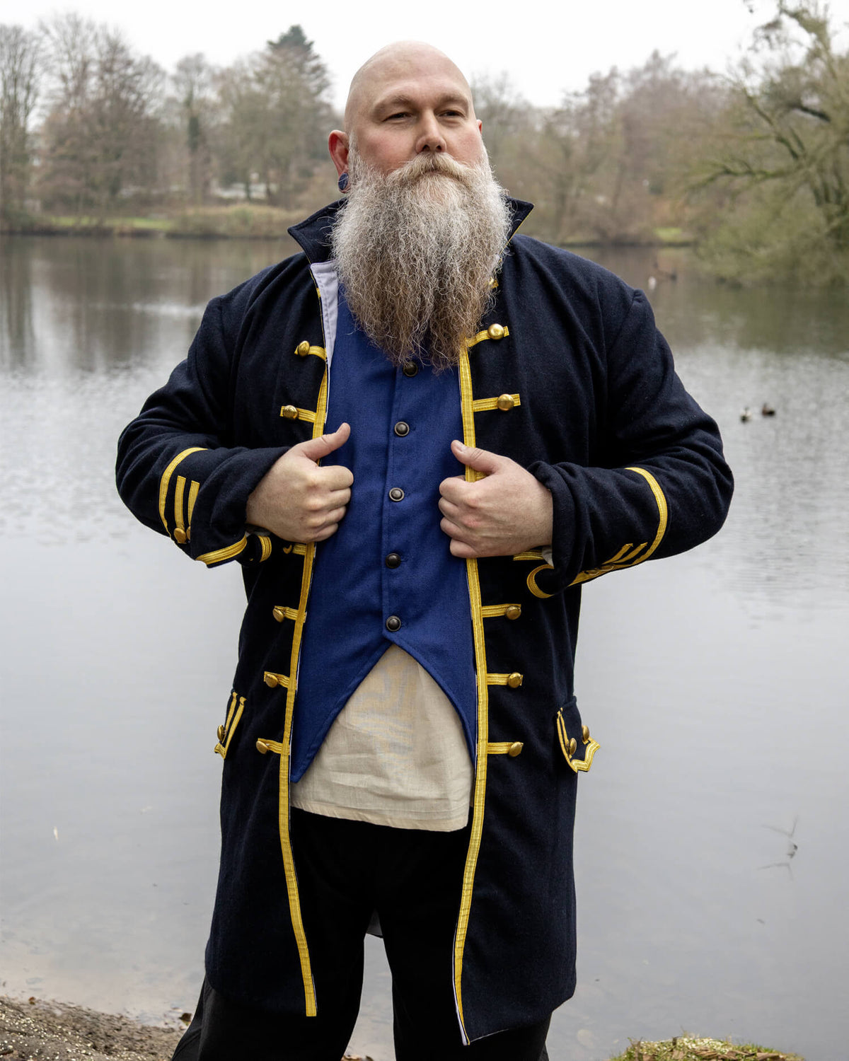 Abrigo medieval de Oficial modelo Maddox, azul oscuro