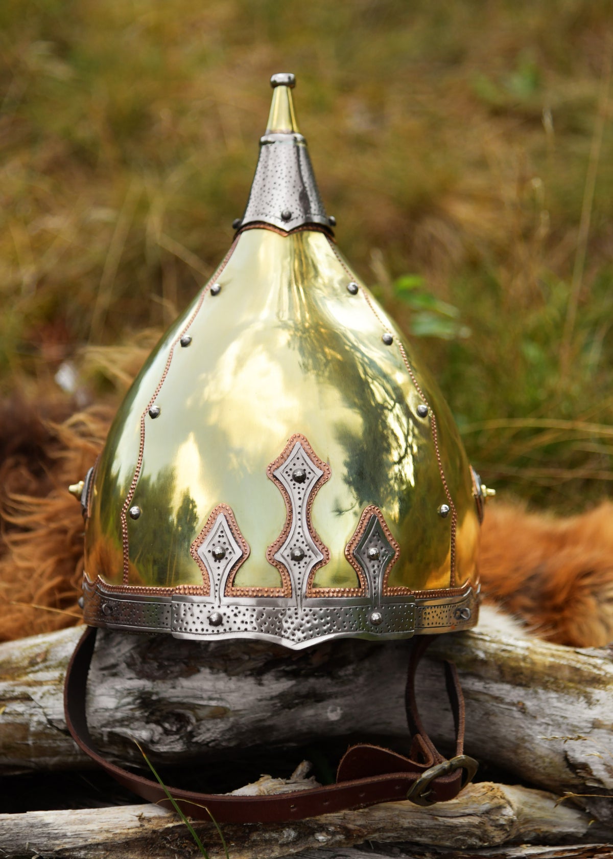 Casco Medieval Tipo Bobruysk (Rus Vikingo) - Latón y Acero