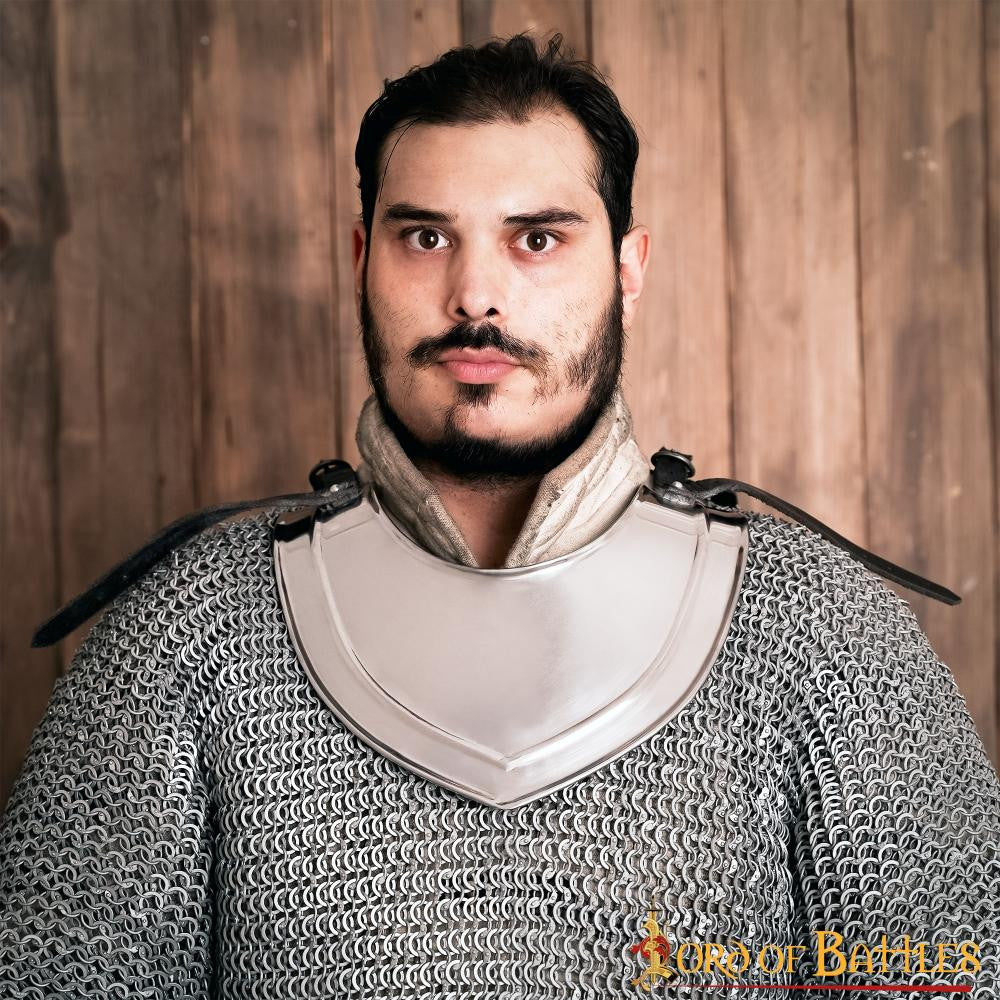 Gorjal medieval simple en acero dulce