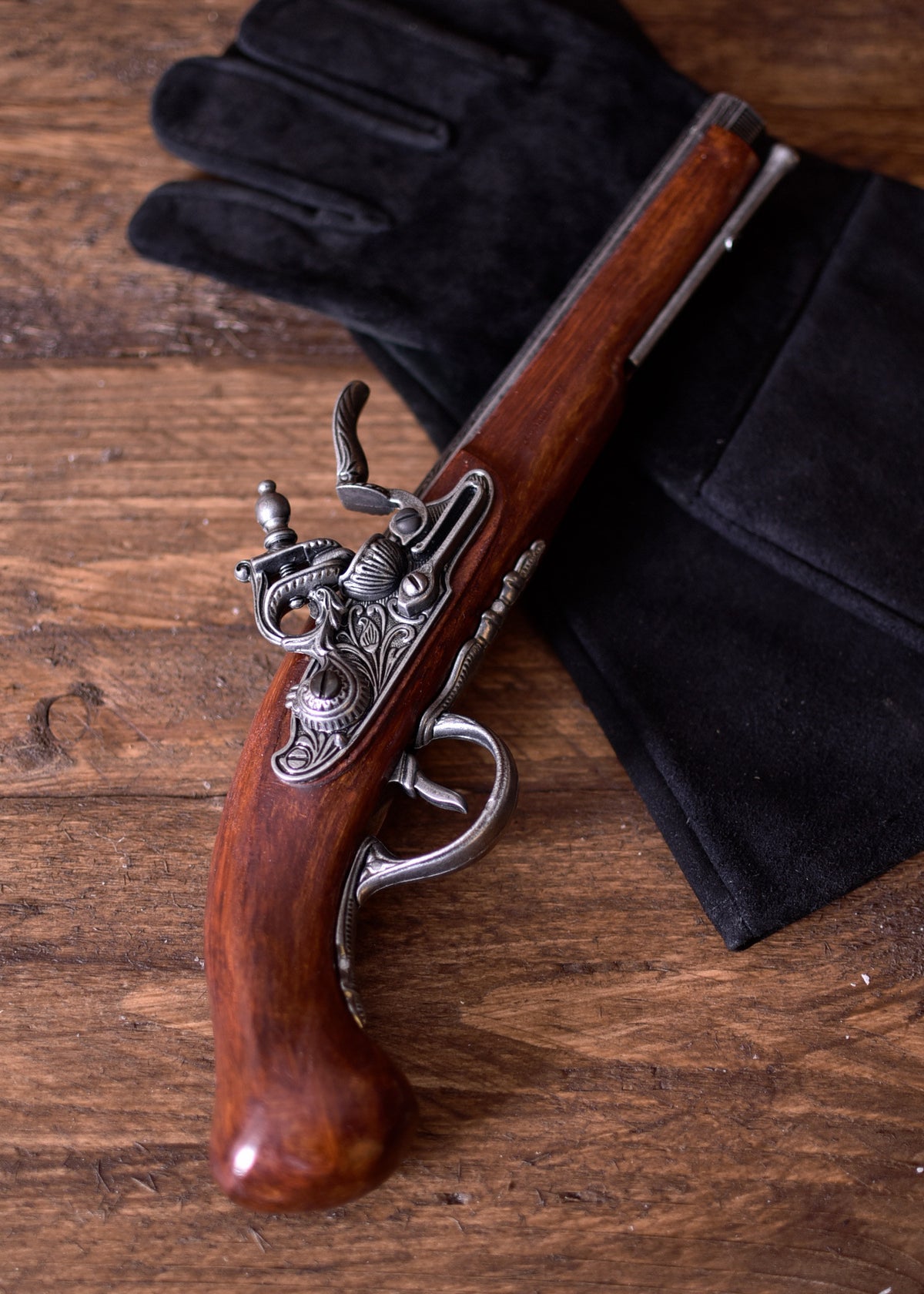 Pistola Francesa Flintlock decorativa de chispa (siglo XVIII)